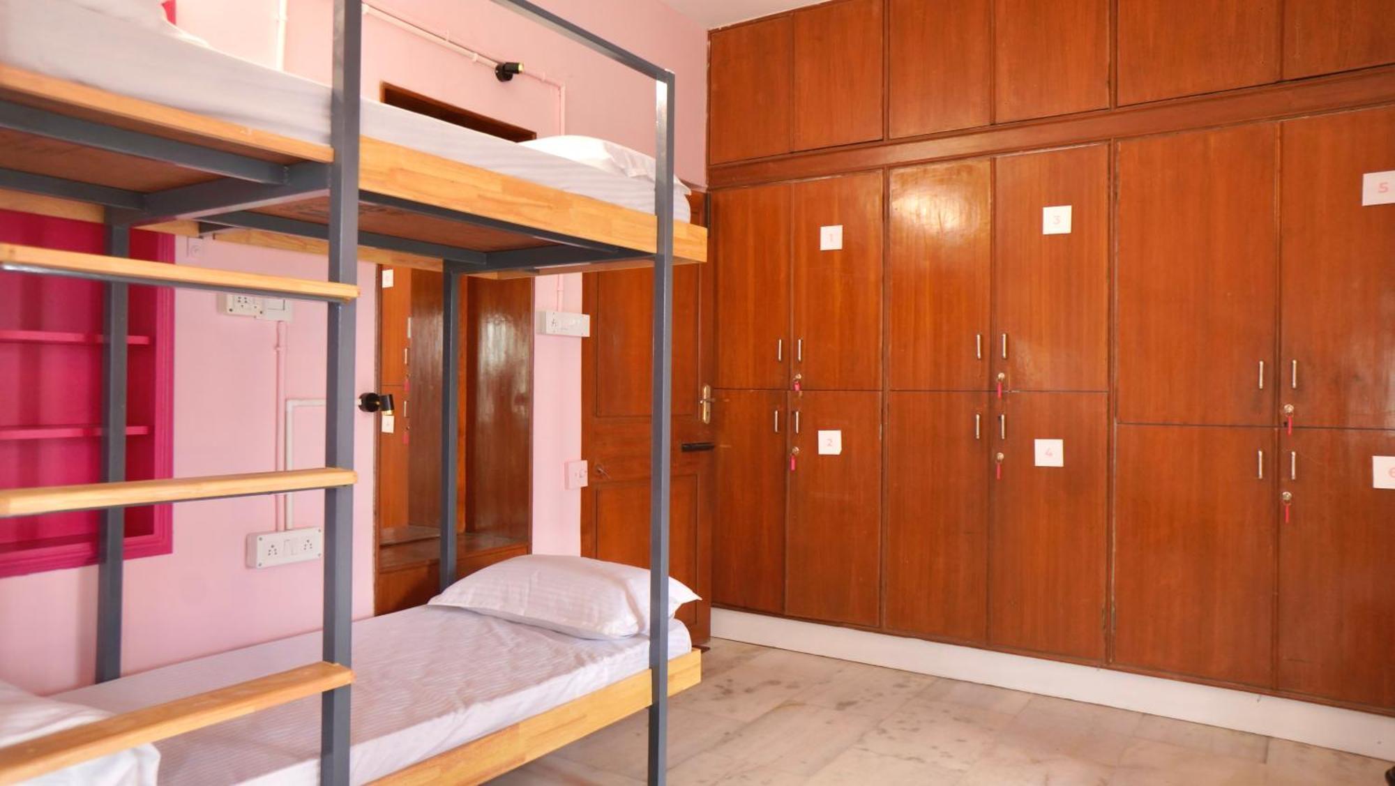 Roambay - Gokulam Hostel ไมซอร์ ภายนอก รูปภาพ