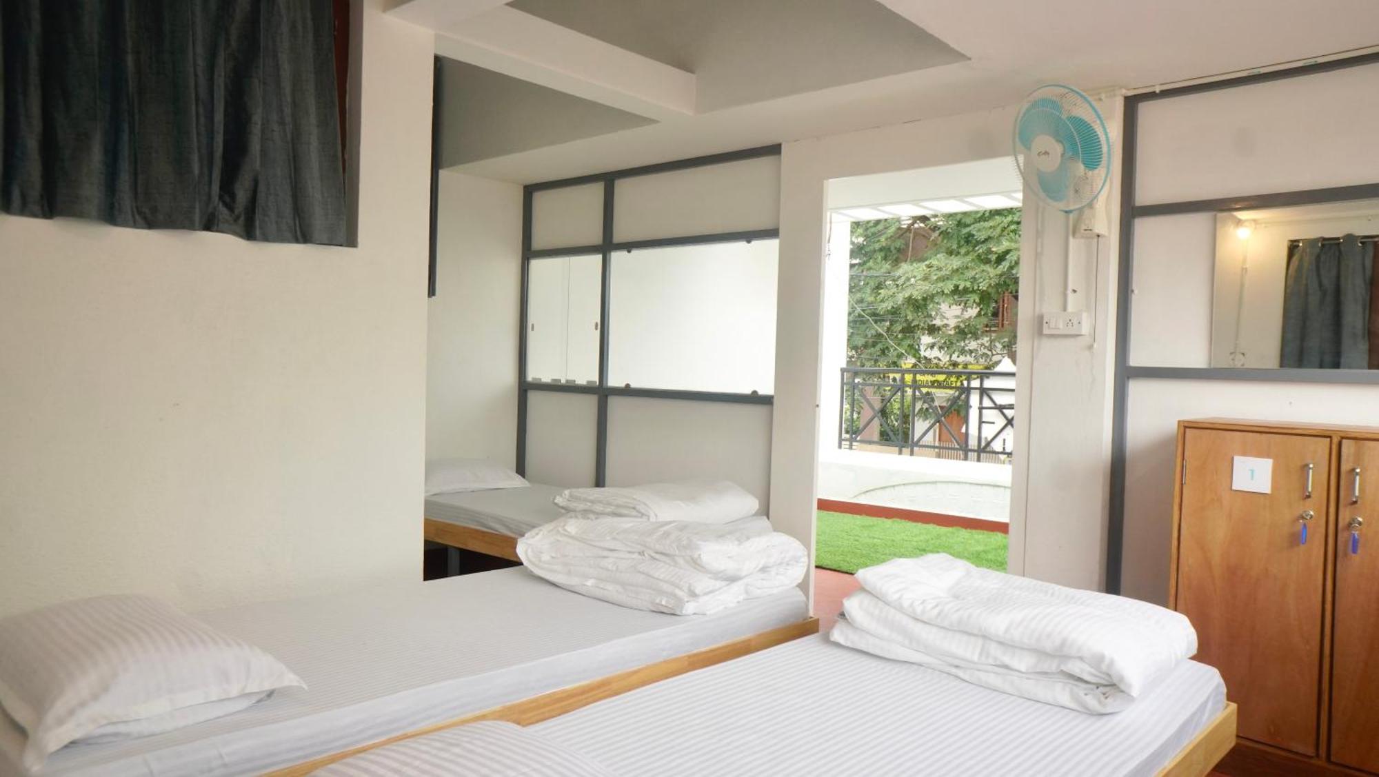 Roambay - Gokulam Hostel ไมซอร์ ภายนอก รูปภาพ