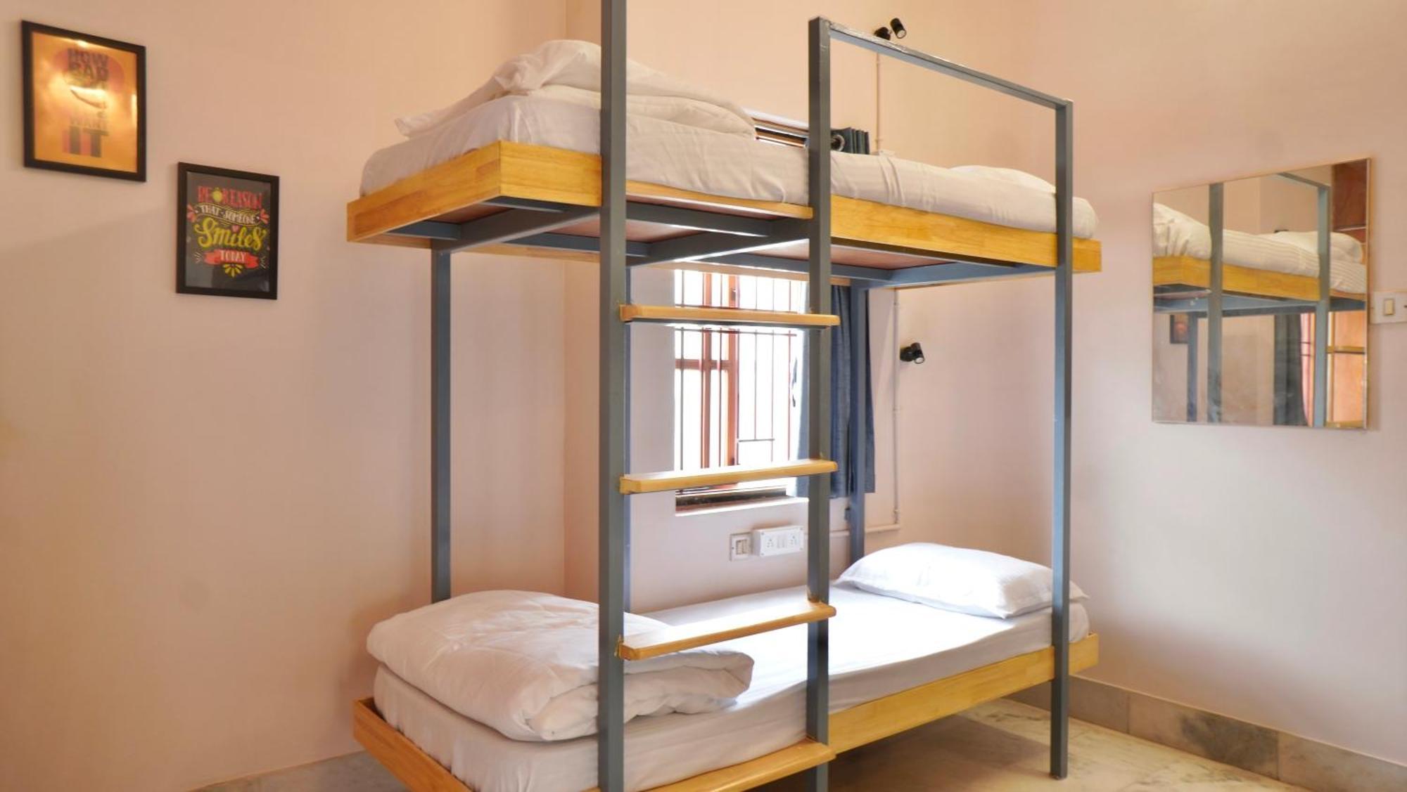 Roambay - Gokulam Hostel ไมซอร์ ภายนอก รูปภาพ