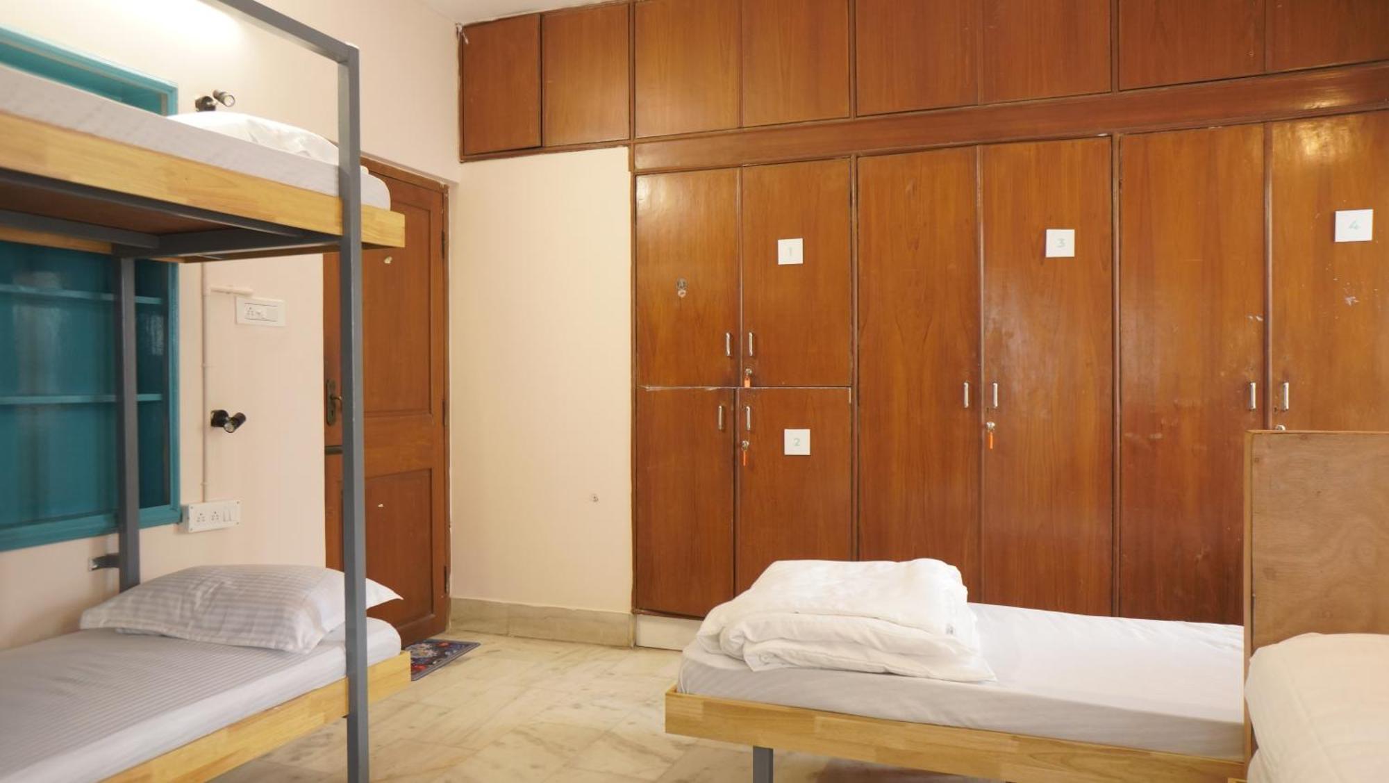 Roambay - Gokulam Hostel ไมซอร์ ภายนอก รูปภาพ