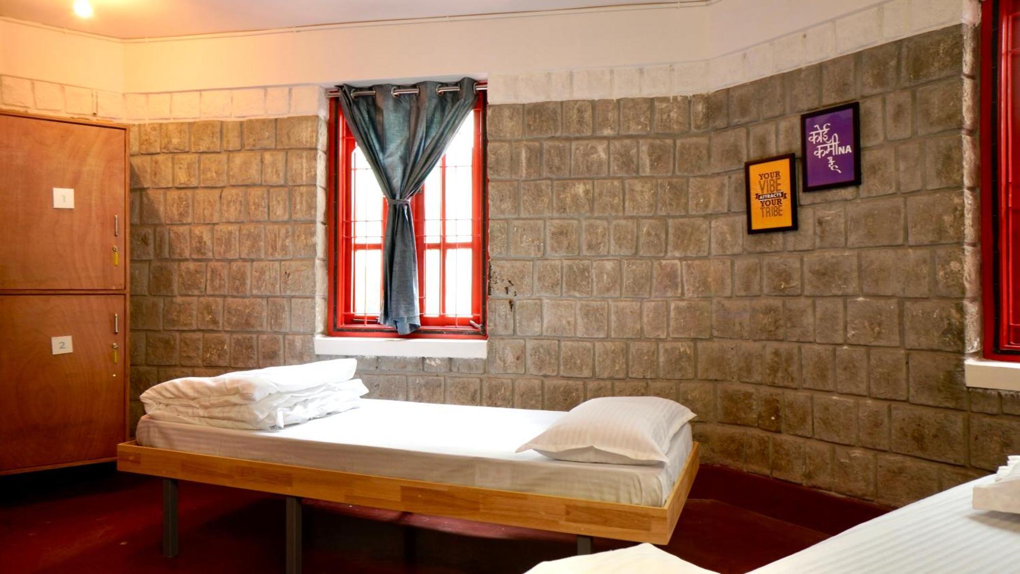 Roambay - Gokulam Hostel ไมซอร์ ภายนอก รูปภาพ